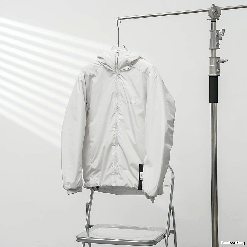 Arc'teryx Signature Edit Light Shell Jacket in White