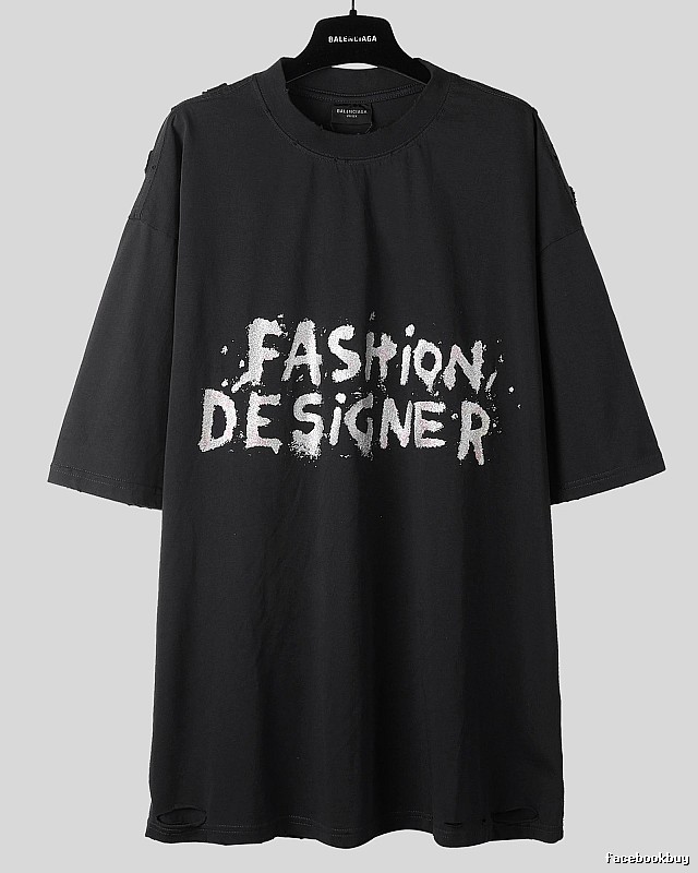 Balenciaga's trendy and cool black T-shirt