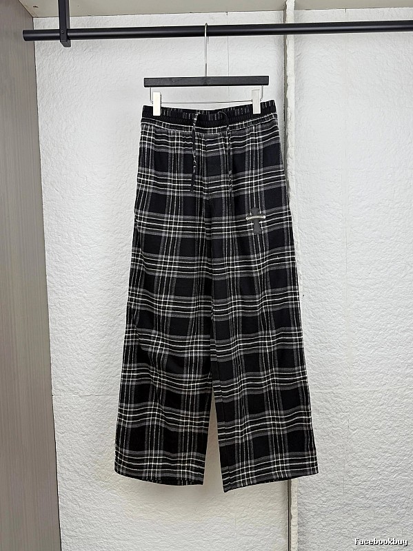 Daily Edit Plaid Wide Trousers in Black And Gray