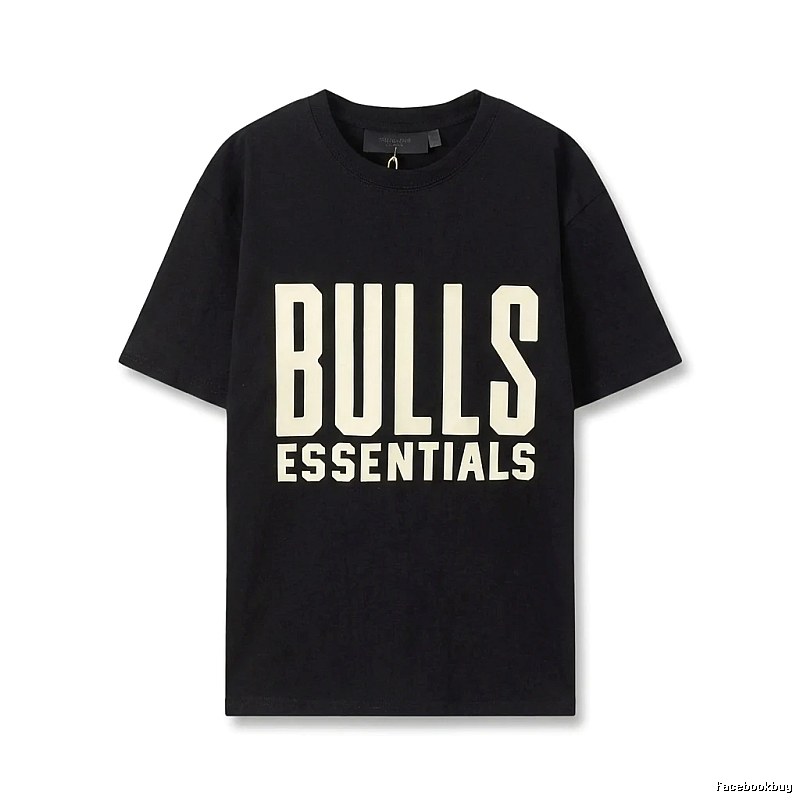 ESSENTIALS Bulls-style black T-shirt