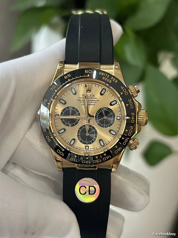 Gold Daytona-style Chronograph Watch Rolex Watch for Photo Ready Styling