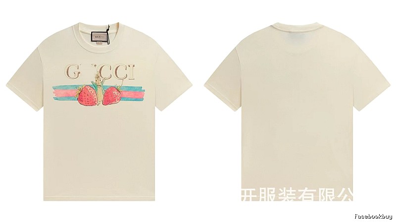 Gucci Vintage Off-white T-shirt with Strawberry Rabbit Print