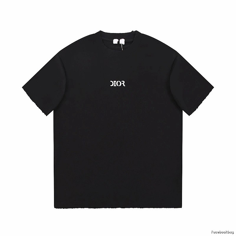 Minimalist Black Short-sleeve T-shirt with Dior Lettering