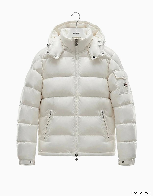 Moncler shiny and fashionable white down jacket