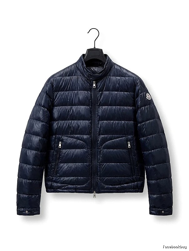 Moncler smooth - faced down jacket (black)