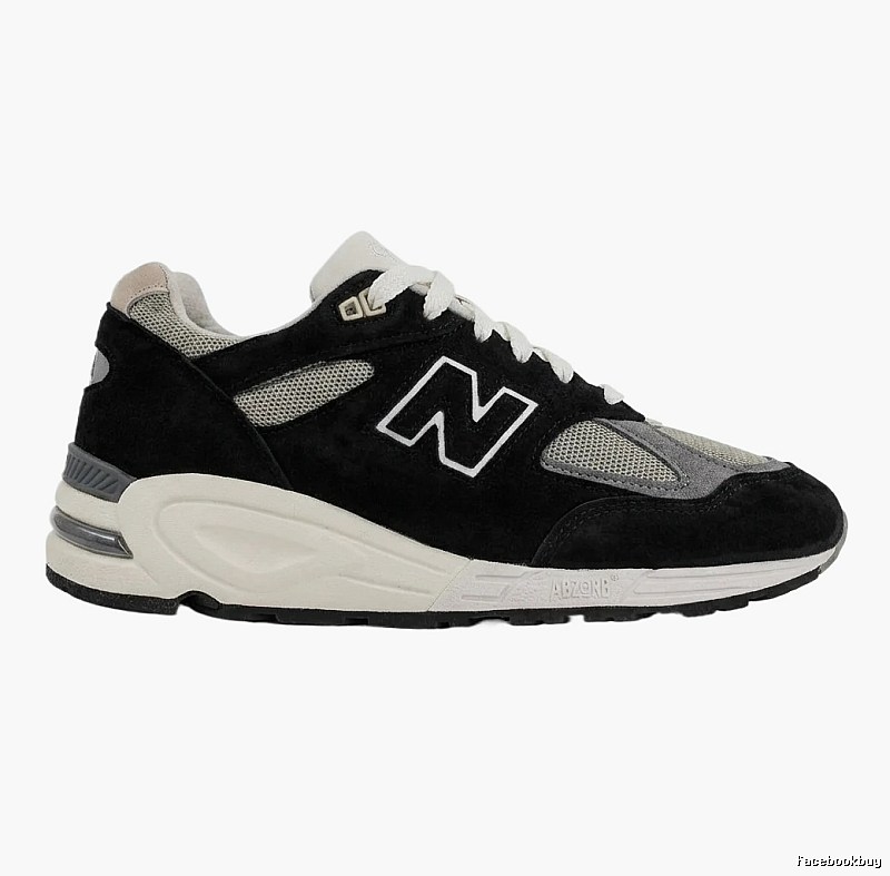 New Balance M990TE2 retro-style black and gray sports shoes