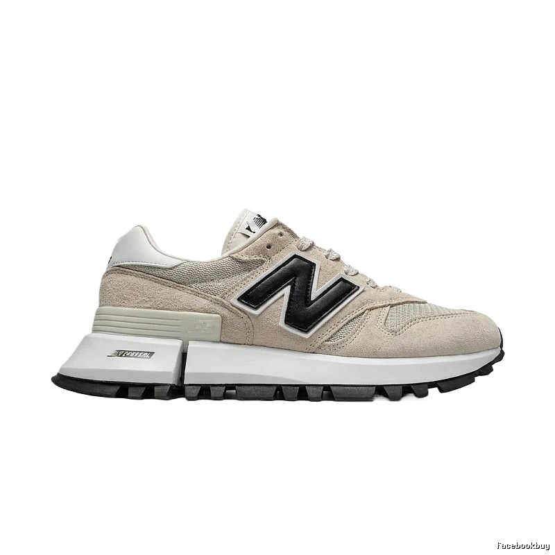 New Balance retro-style off-white sneakers