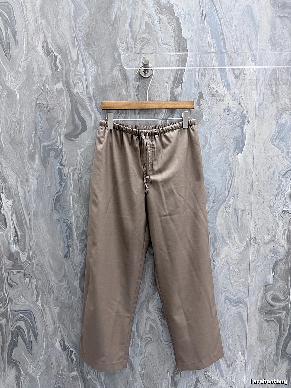 Relaxed Casual Pants with elastic waist and cropped straight leg - Daily