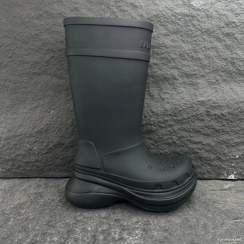 Tall Green Rubber Boot Rain Boot for Daily Rotation