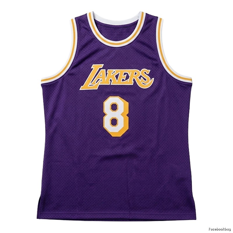 The classic blue jersey of the Michael Jordan.